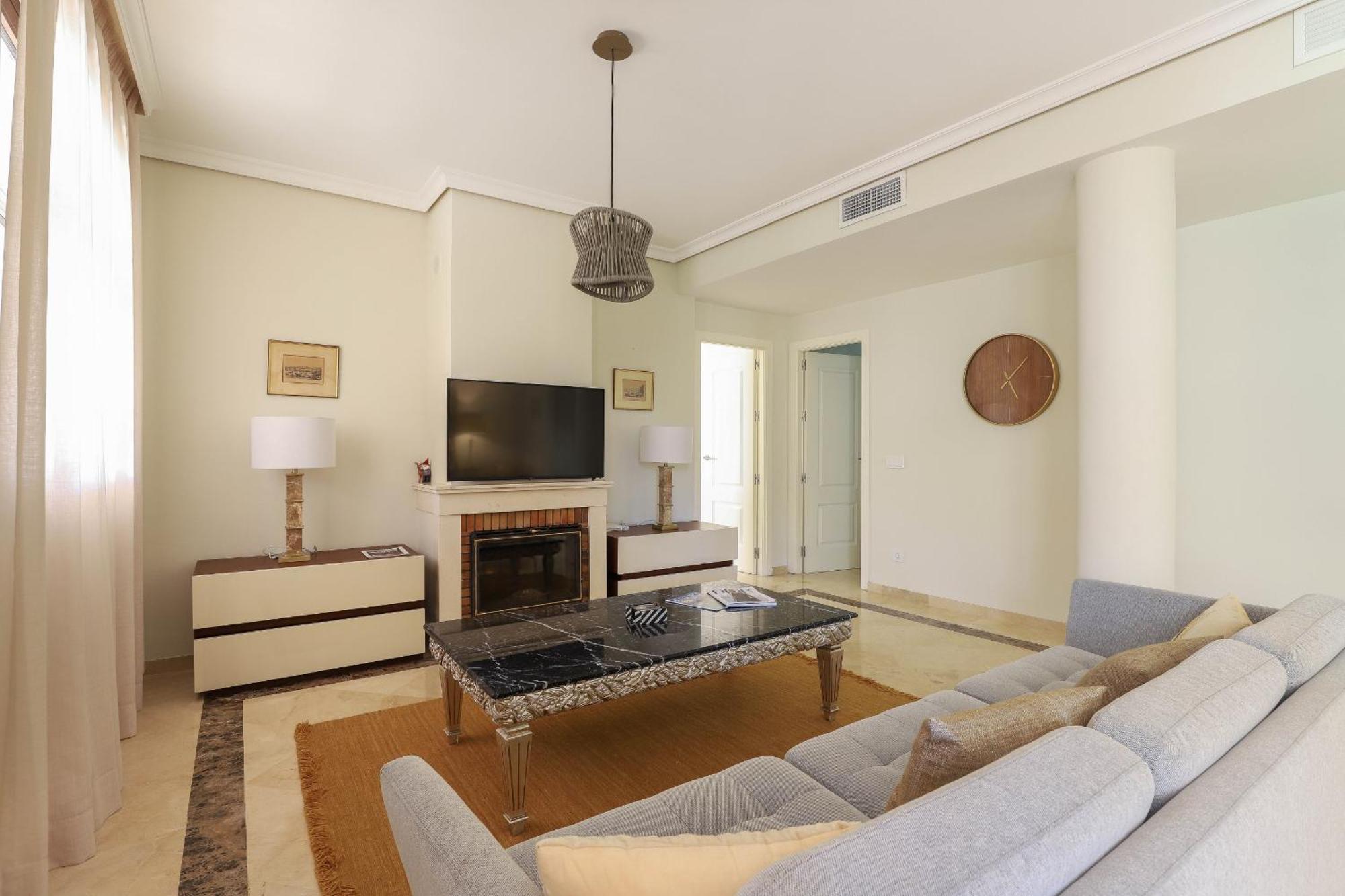 Apartment Privilegio De Marbella, Near Puerto Banus