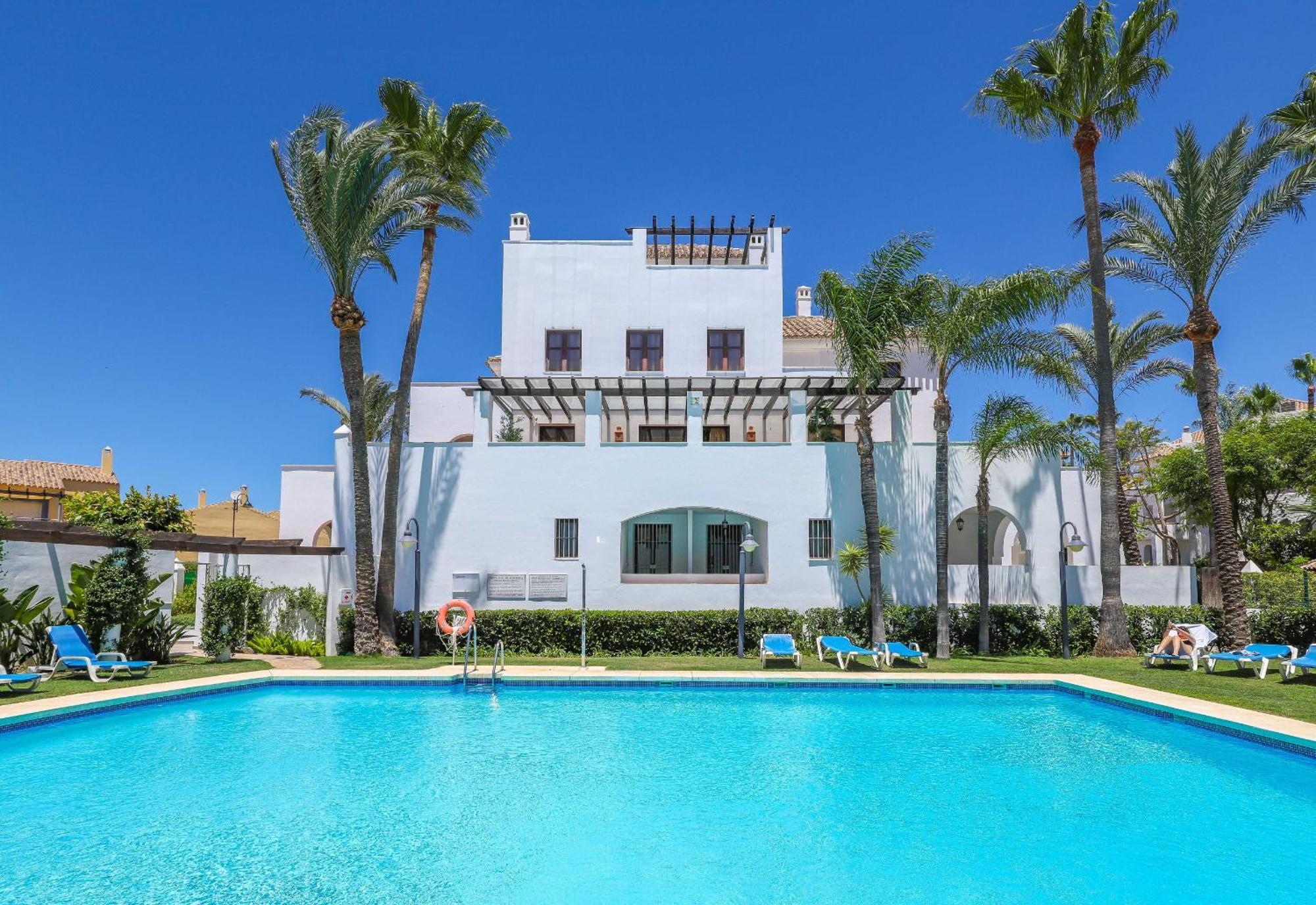 Apartment Privilegio De Marbella, Near Puerto Banus *